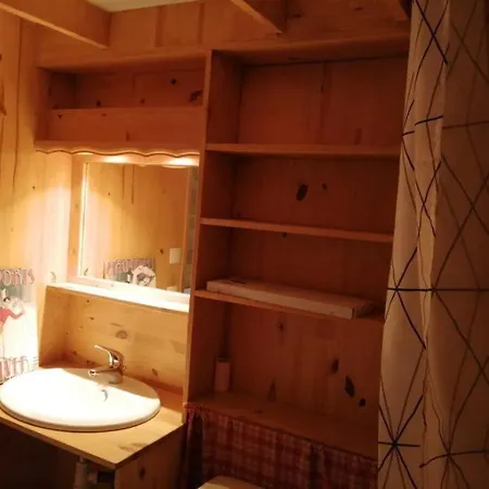 בית נופש Maison Vue Montagne Avec Jardin *